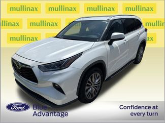 Used 2022 Toyota Highlander Platinum FWD video 2