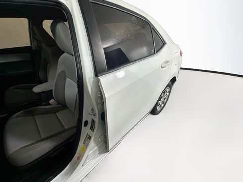 Used 2017 Toyota Corolla LE FWD image 12