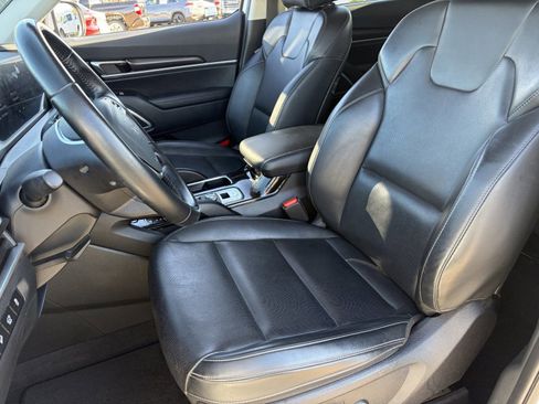 Used 2025 Kia Telluride S FWD image 21