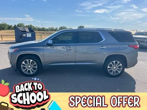 Used 2021 Chevrolet Traverse Premier FWD image 4
