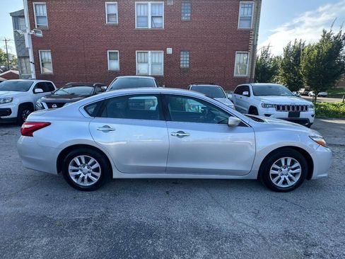 Used 2016 Nissan Altima 2.5 S w/ Power Driver Seat Package FWD image 4