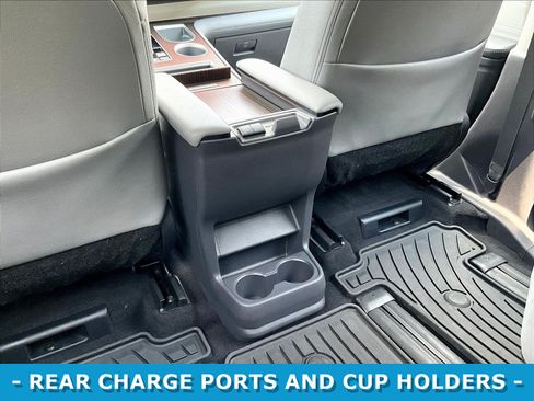 Used 2024 Toyota Sienna XLE AWD/4WD image 10