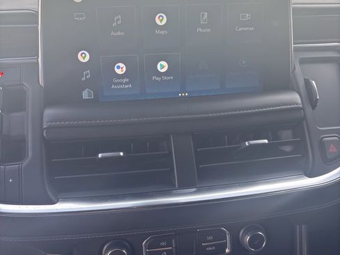 Used 2022 Chevrolet Suburban Z71 image 30