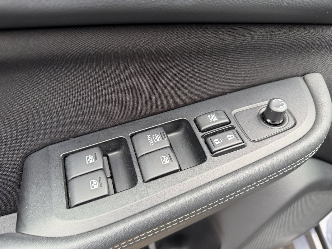 Used 2015 Subaru Legacy 2.5i AWD/4WD image 17