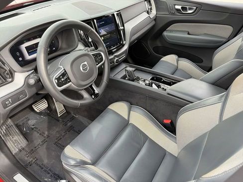 Used 2022 Volvo XC60 B5 R-Design w/ Advanced Package image 19