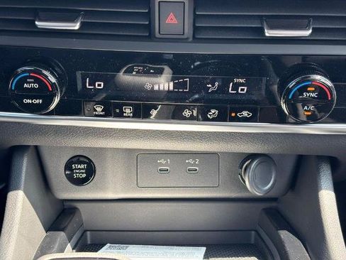 Certified 2026 Nissan Rogue SV FWD image 9