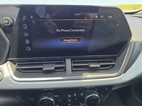 Used 2025 Chevrolet Trax LT w/ LT Convenience Package FWD image 20