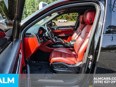 Used 2023 Porsche Cayenne S Platinum w/ Premium Package Plus AWD/4WD image 18