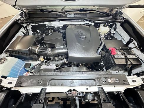 Used 2019 Toyota Tacoma TRD Off-Road image 50