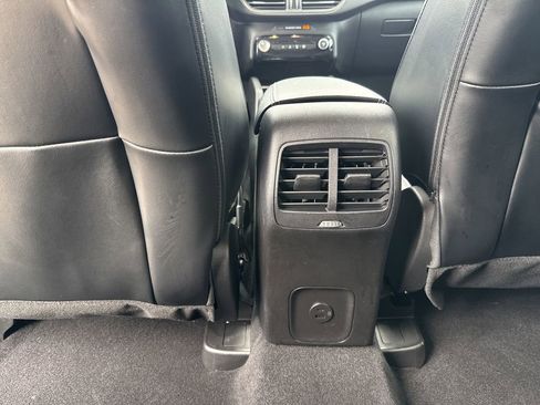 Used 2023 Ford Escape SE FWD image 25