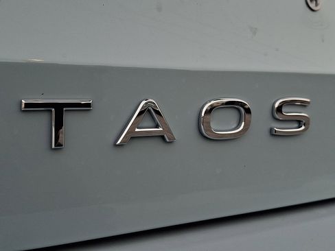 New 2026 Volkswagen Taos SEL image 12