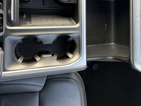 Certified 2025 Ford Expedition Max Platinum image 30