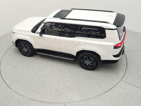 Used 2025 Lexus GX 550 w/ Accessory Package (Z1) AWD/4WD image 29