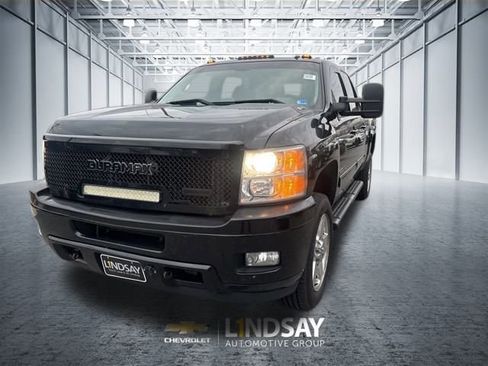 Used 2014 Chevrolet Silverado 2500 LTZ w/ LTZ Plus Package image 2