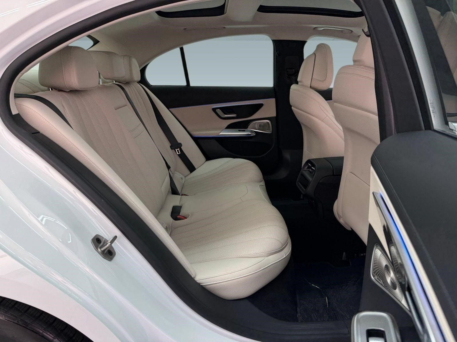 Used 2025 Mercedes-Benz E 350 4MATIC Sedan image 29
