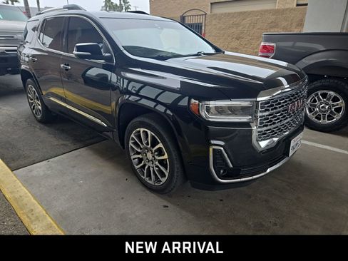 Used 2023 GMC Acadia Denali image 3