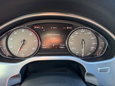 Used 2015 Audi S8 w/ S8 Cold Weather Package image 10