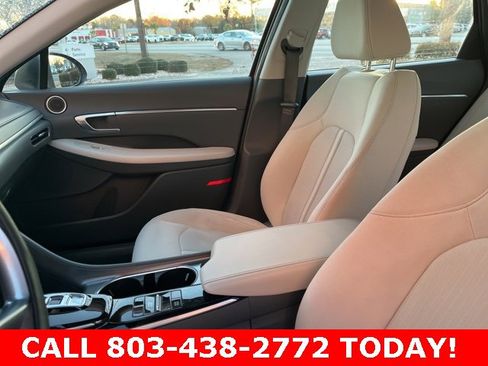 Used 2023 Hyundai Sonata SEL w/ Cargo Package image 9