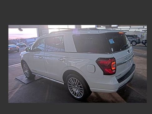 Used 2022 Ford Expedition Platinum image 11