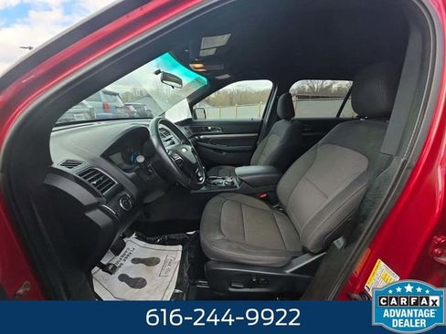 Used 2019 Ford Explorer XLT image 5