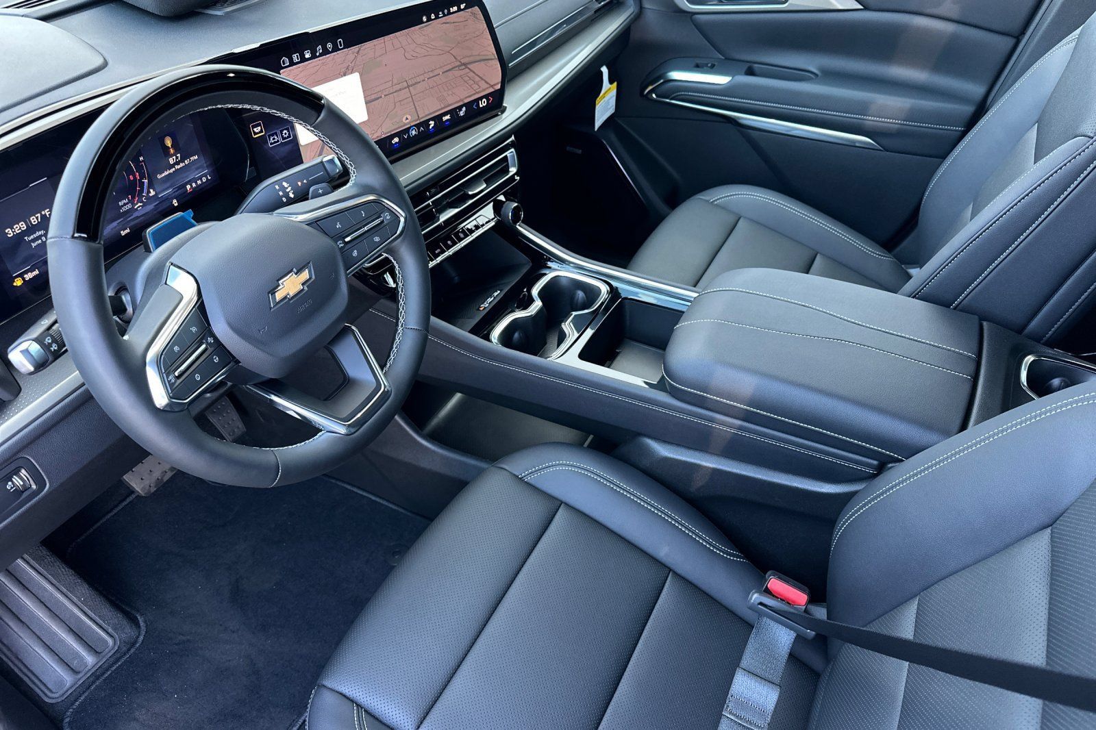 New 2026 Chevrolet Traverse LT w/ Enhanced Driving Package FWD image 10