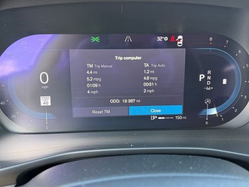 Certified 2023 Volvo XC40 B5 Plus w/ Protection Package Premier image 33