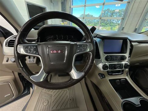 Used 2018 GMC Yukon XL SLT w/ Premium Edition AWD/4WD image 15