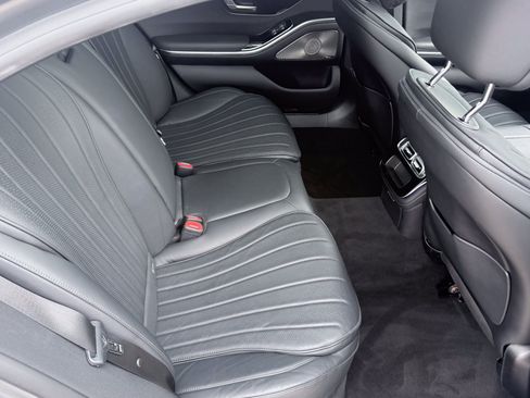 Used 2023 Mercedes-Benz S 500 4MATIC w/ AMG Line image 42
