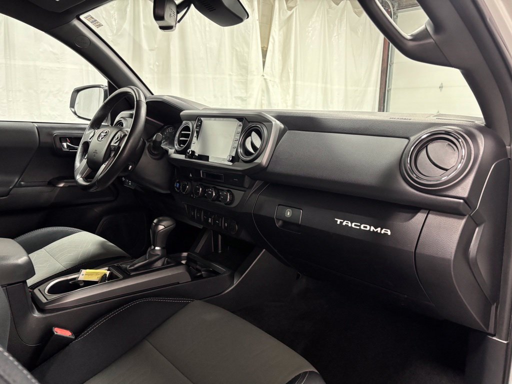 Used 2021 Toyota Tacoma TRD Sport w/ Technology Package AWD/4WD image 62