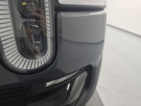 Used 2023 Rivian R1S Adventure AWD/4WD image 35