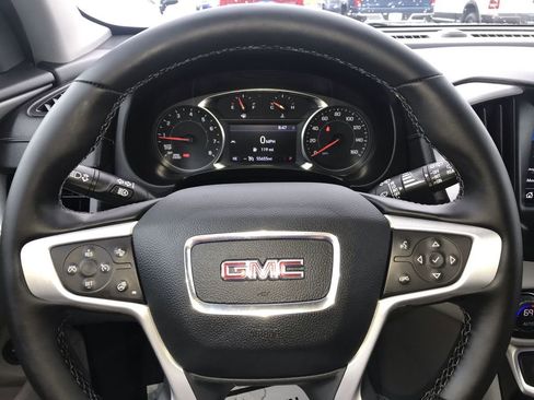 Used 2024 GMC Terrain SLT FWD image 14