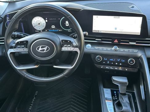 Used 2024 Hyundai Elantra SEL w/ Convenience Package image 14