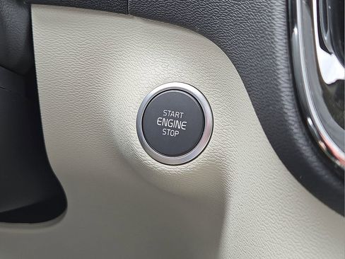 New 2026 Volvo XC40 B5 Plus w/ Protection Package Premier image 30