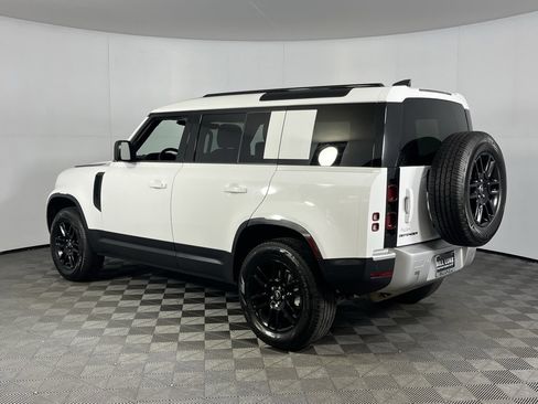 Used 2025 Land Rover Defender 110 S image 8
