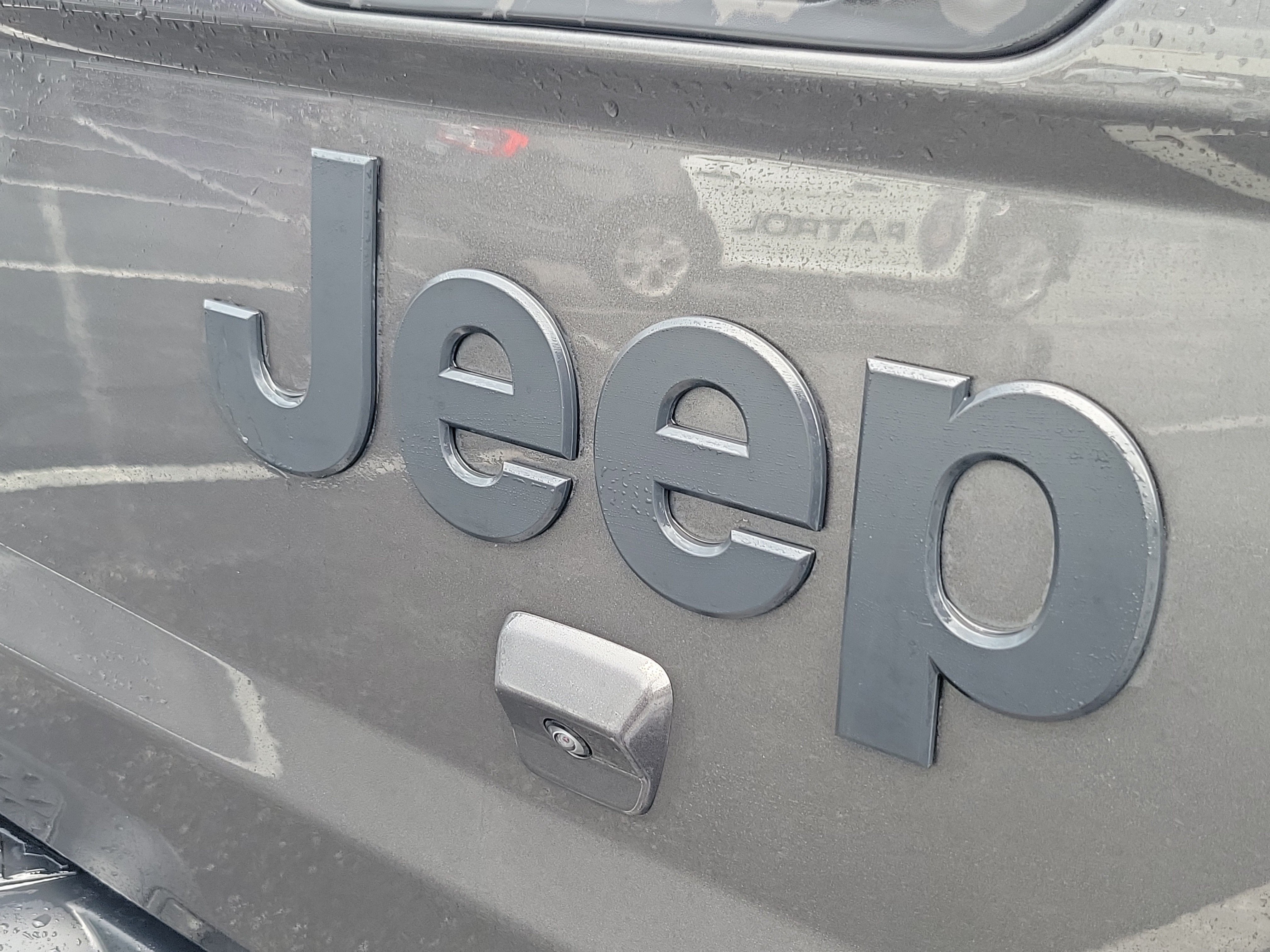 Used 2022 Jeep Gladiator Mojave AWD/4WD image 7