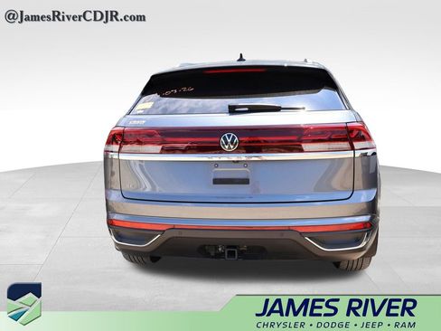 Used 2024 Volkswagen Atlas Cross Sport SE FWD image 22