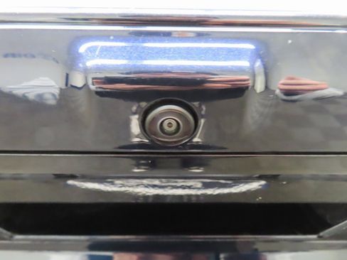 Used 2025 Ford F150 Lariat w/ Tow/Haul Package image 44