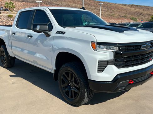 Used 2025 Chevrolet Silverado 1500 LT Trail Boss w/ Convenience Package II AWD/4WD image 8