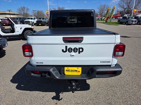 Used 2020 Jeep Gladiator Sport w/ Quick Order Package 23S AWD/4WD image 9