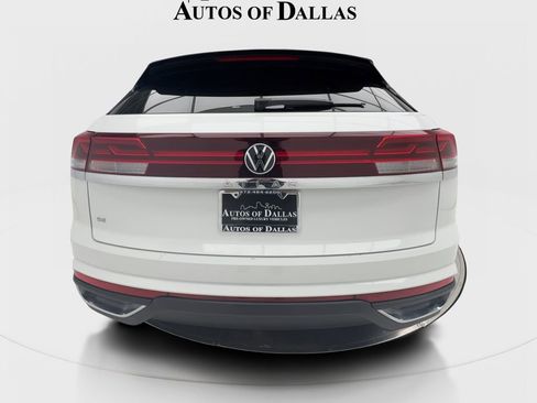 Used 2024 Volkswagen Atlas Cross Sport SE image 9