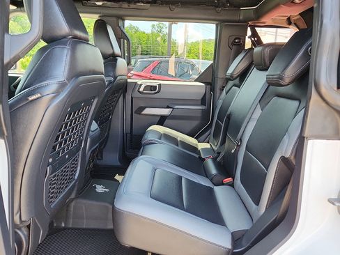 Used 2022 Ford Bronco Black Diamond w/ Sasquatch Package AWD/4WD image 10
