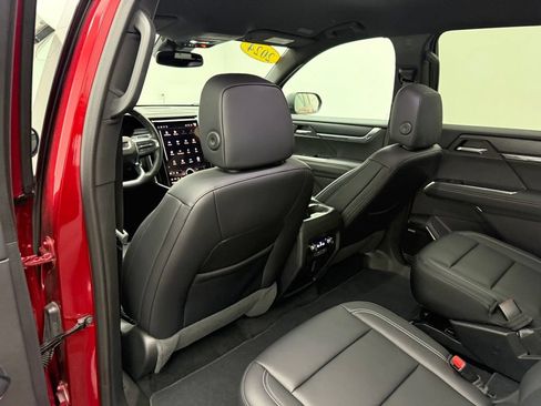 Used 2024 GMC Acadia Elevation w/ Trailering Package FWD image 29