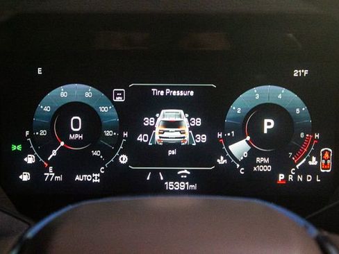 Used 2025 GMC Yukon XL Denali image 25