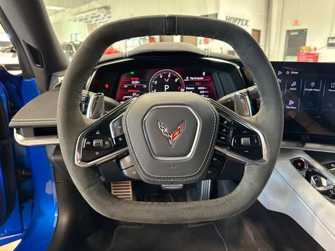 Used 2025 Chevrolet Corvette Stingray Preferred Cpe w/ Z51 Performance Package RWD image 17