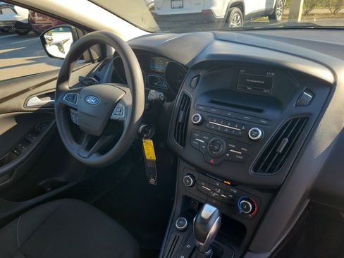 Used 2016 Ford Focus SE image 8