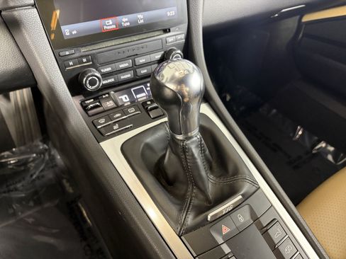 Used 2018 Porsche 718 Cayman RWD image 13