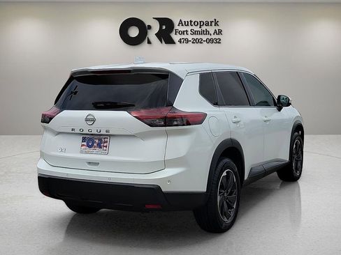 Used 2025 Nissan Rogue SV FWD image 5