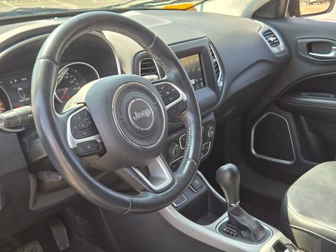 Used 2020 Jeep Compass Latitude image 11