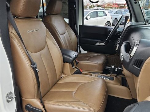 Used 2018 Jeep Wrangler Unlimited Sahara image 14