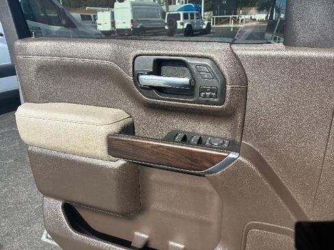 Used 2022 GMC Sierra 1500 SLT w/ X31 Off-Road Package image 14